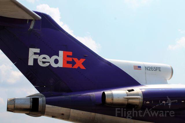 BOEING 727-200 (N265FE) - The FedEx 727 on display during the New England Airshow 2012 at Westover AFB.