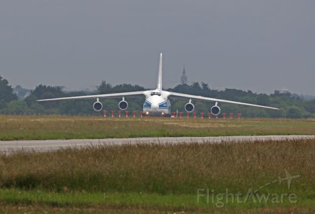 Antonov An-124 Ruslan (RA-82078) - landing Nantes le 3 juin 2016