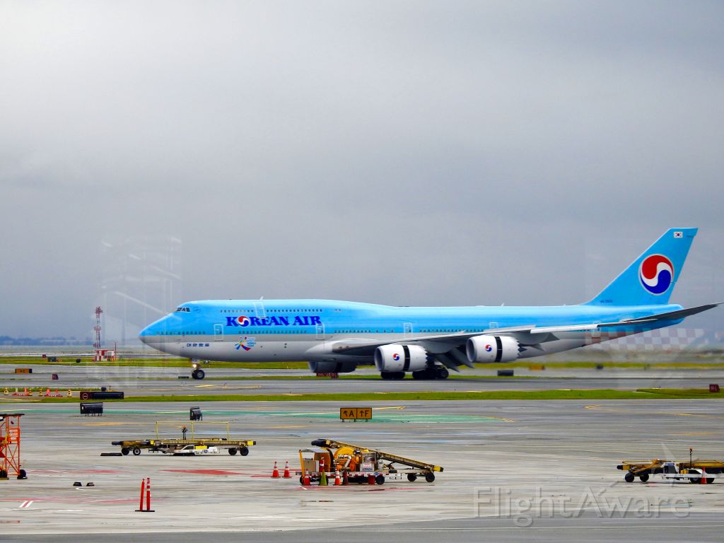 BOEING 747-8 (HL7631)