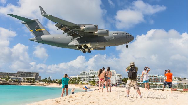 Boeing Globemaster III (96-0002) - USA Airforce Mc Donnell Douglas C-17A Globemaster III call sign Reach 181 registration 96-0002 over the maho beach paying St Maarten a visit. 28/02/2021