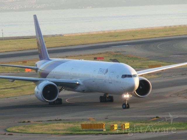 Boeing 777-200 (HS-TKQ)