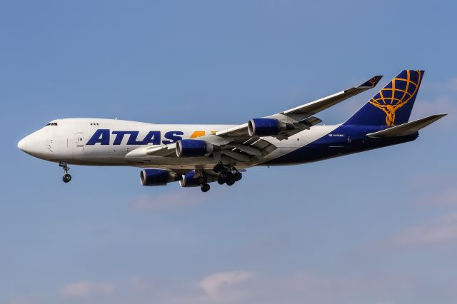 Boeing 747-200 (N418MC) - N418MC Atlas Air Boeing 747-47UF coming in from Houston (KIAH) @ Frankfurt - Rhein-Main International (EDDF) / 26.03.2016