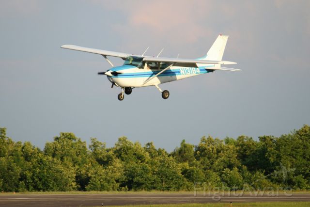 Cessna Skyhawk (N13184)