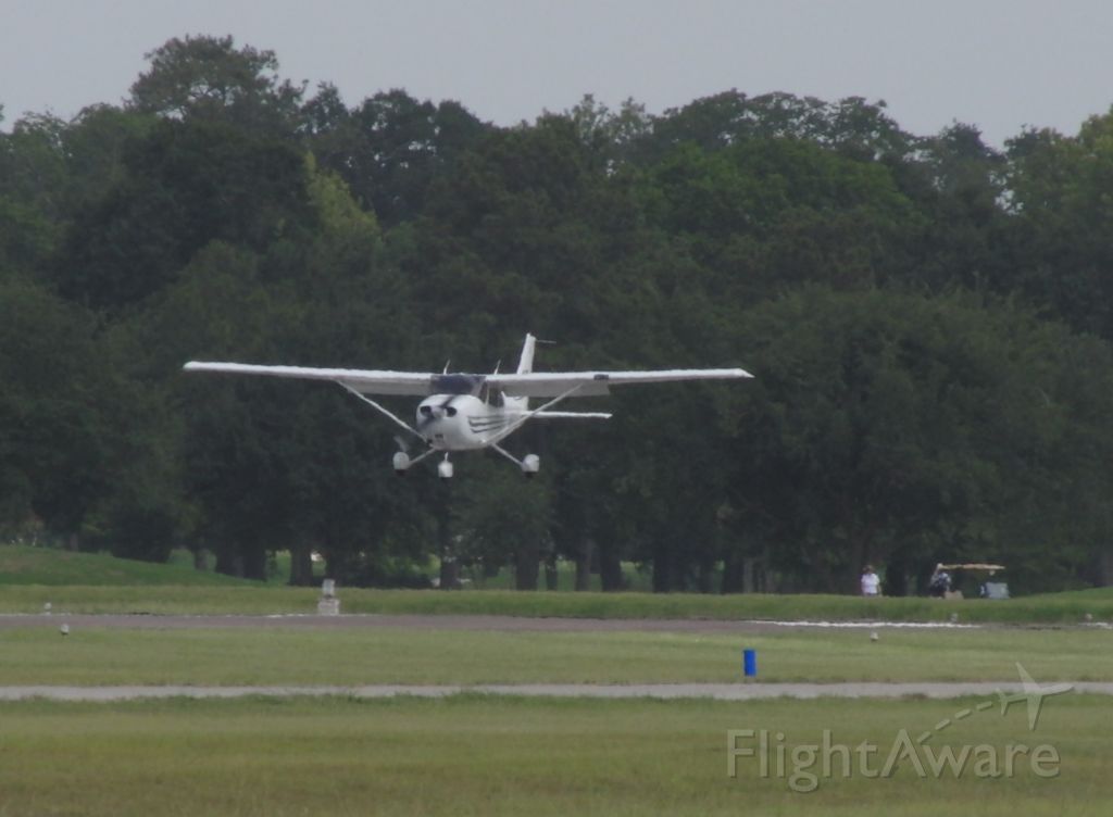 Cessna Skyhawk (N624TA)