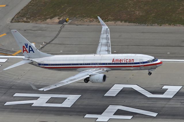 Boeing 737-800 (N908AN) - Landing.
