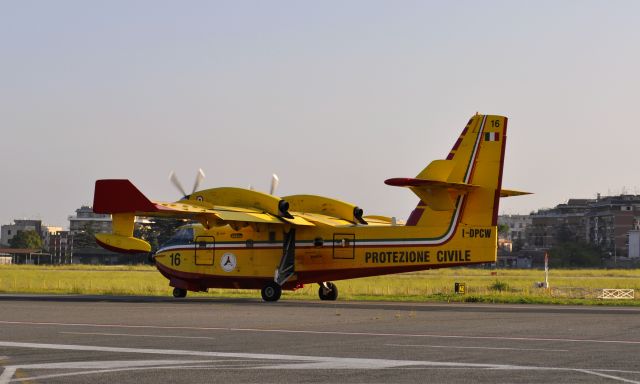 Canadair CL-415 SuperScooper (I-DPCW) - Protezione Civile Canadair CL-415 I-DPCW in Roma Ciampino