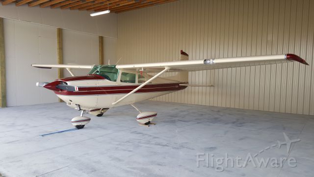 Cessna Skylane (N221B)