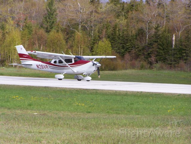 Cessna 206 Stationair (N26VR) - Landing on Mackinac Island
