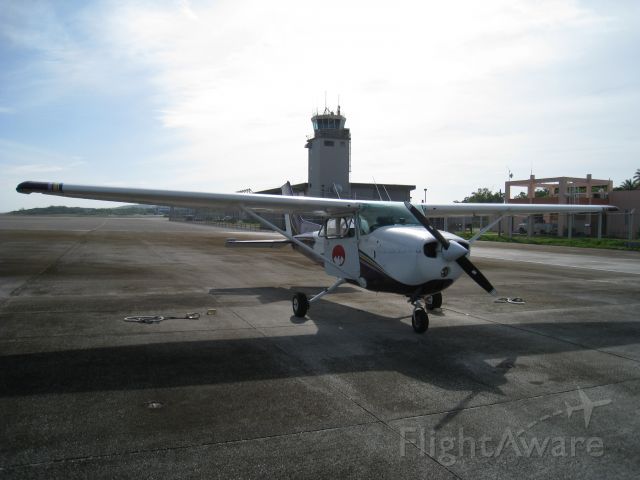 Cessna Skyhawk (N733SN)