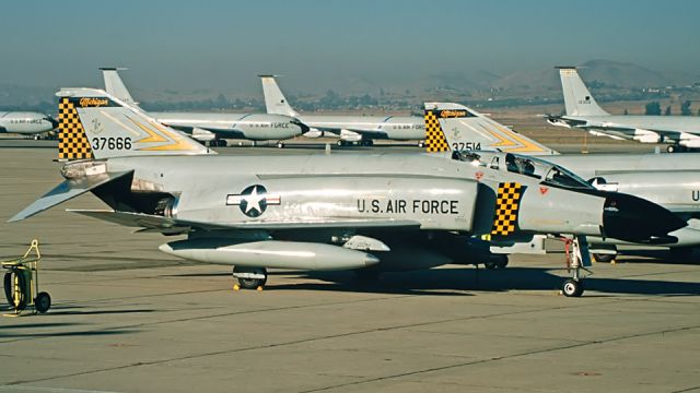 63-7666 — - 171FIS Michigan ANG "Six Pack" visiting March AFB July 86