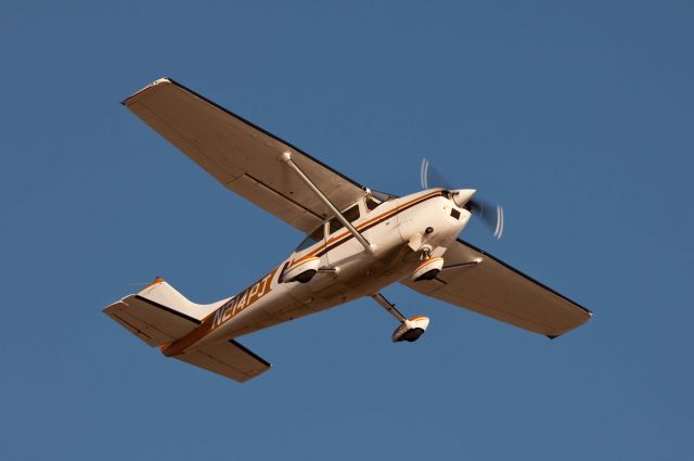 Cessna Skylane (N214PJ)