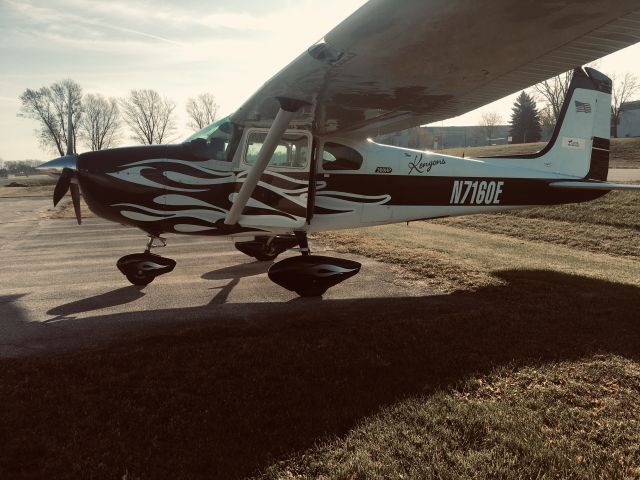 Cessna Skylane (N7160E)