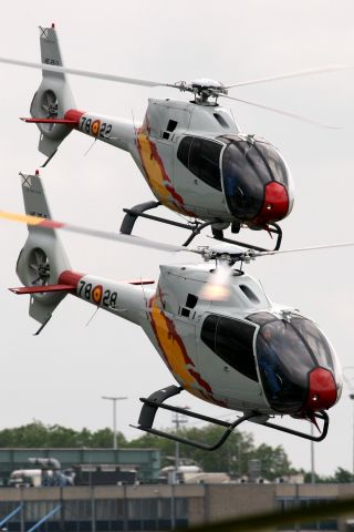 MIL7828 — - Spanish Patrulla Aspa (the Rotors)during the helidays at Liege airport in 2007.