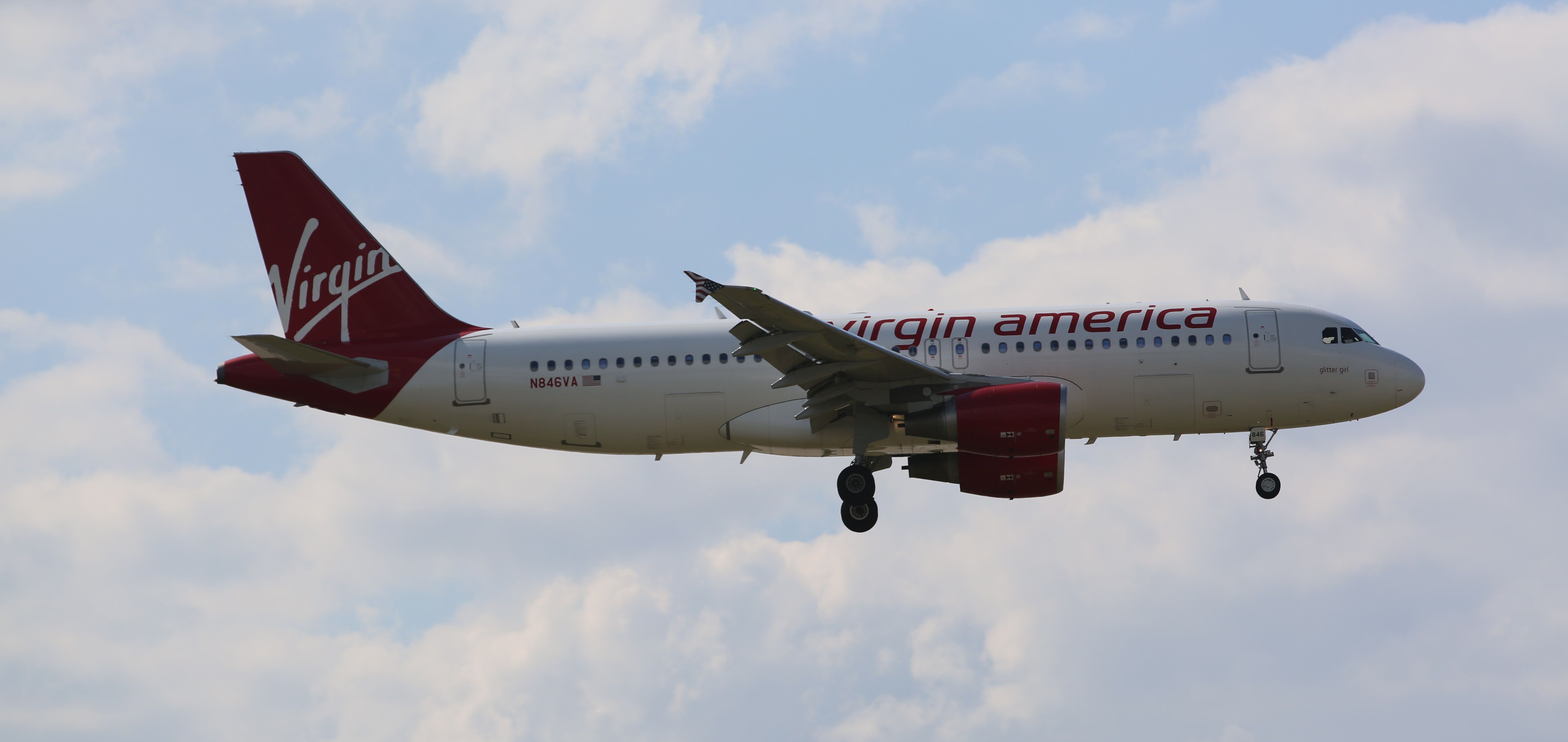 Airbus A320 (N846VA) - Virgin America A320 landing on 04R. 8/17/14