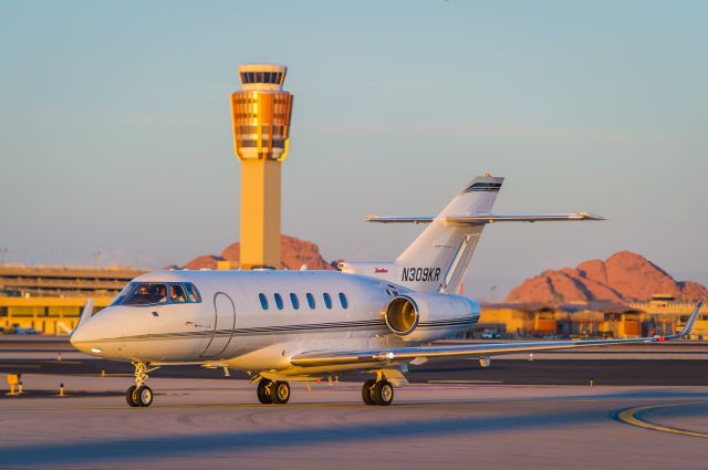 Raytheon Hawker 800 (N309KR) - As the sunset over Phoenix took hold, this beautiful Hawker 900XP taxis to Swift for an overnight after a quick flight from San Antonio. Please vote if you like my work!br /©Bo Ryan Photography | a rel=nofollow href=http://www.facebook.com/boryanphotowww.facebook.com/boryanphoto/a