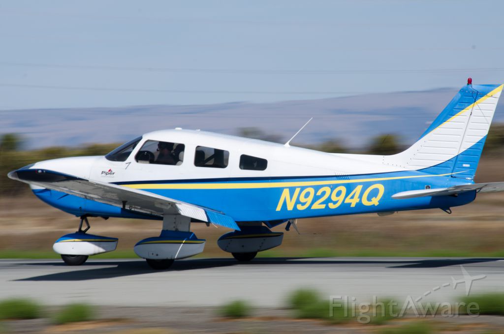 Piper Cherokee (N9294Q) - N9294Q in the middle of an intensive patterns session at Palo Alto airport.