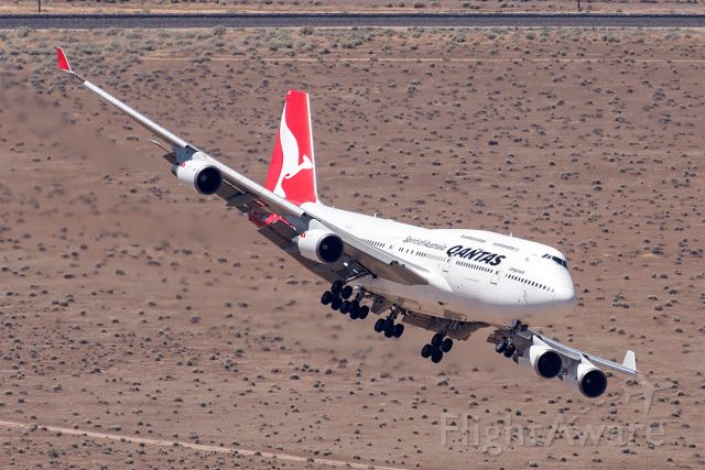 Boeing 747-400 (VH-OEJ) - Wunala gives one final spirited bank over the vast Mojave Desert as her career in the air as her flying career comes to an untimely end.