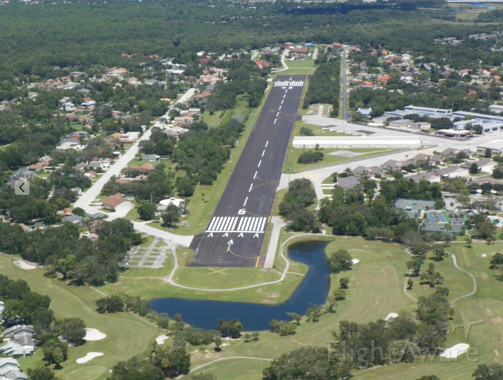 Cessna Skyhawk — - 7FL6 Spruce Creek new runway opened today