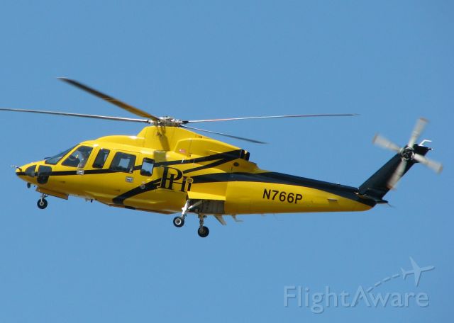 Sikorsky S-76 (N766P) - Landing at Shreveport Regional.