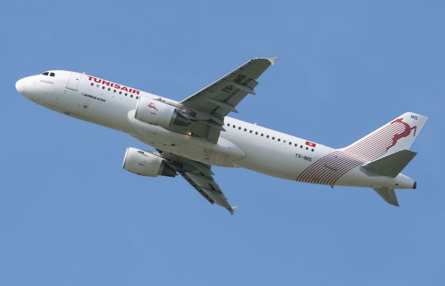TS-IMS — - Airbus A320-214, de la compagnie Tunis Air, au décollage de la piste 06/24 de l aéroport d Orly (ORY-LFPO).