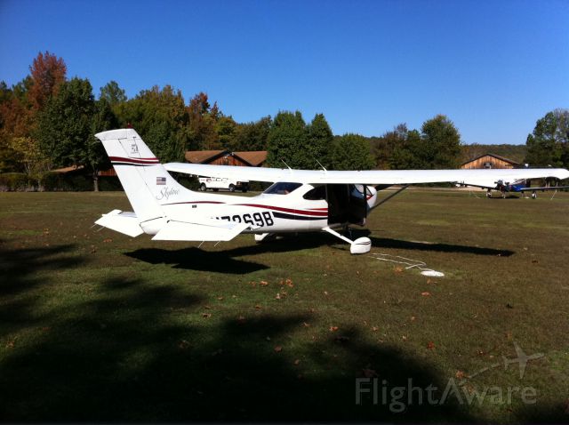 Cessna Skylane (N7269B) - At Gaston's fly in resort AR.