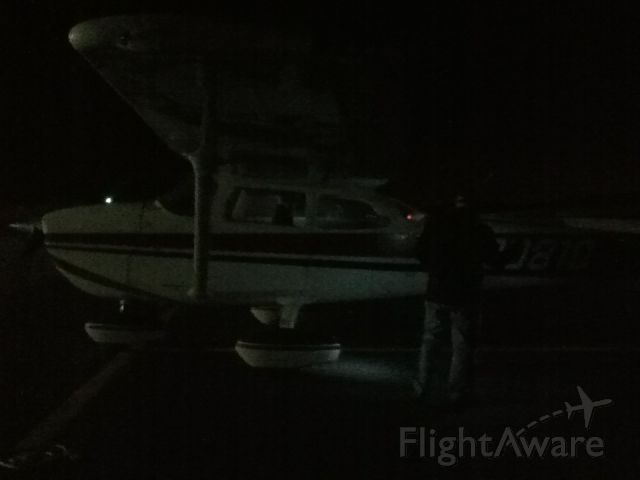 Cessna Skyhawk (N80810) - Preparing for night flight