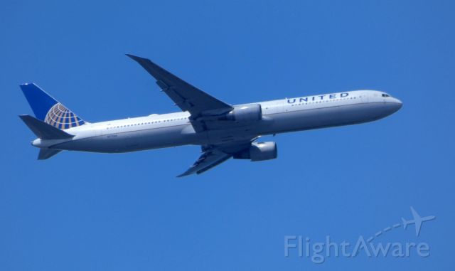 BOEING 767-400 (N77066) - Upwind of the airport is this 2002 United Airlines Boeing 767-400 in the Summer of 2019.