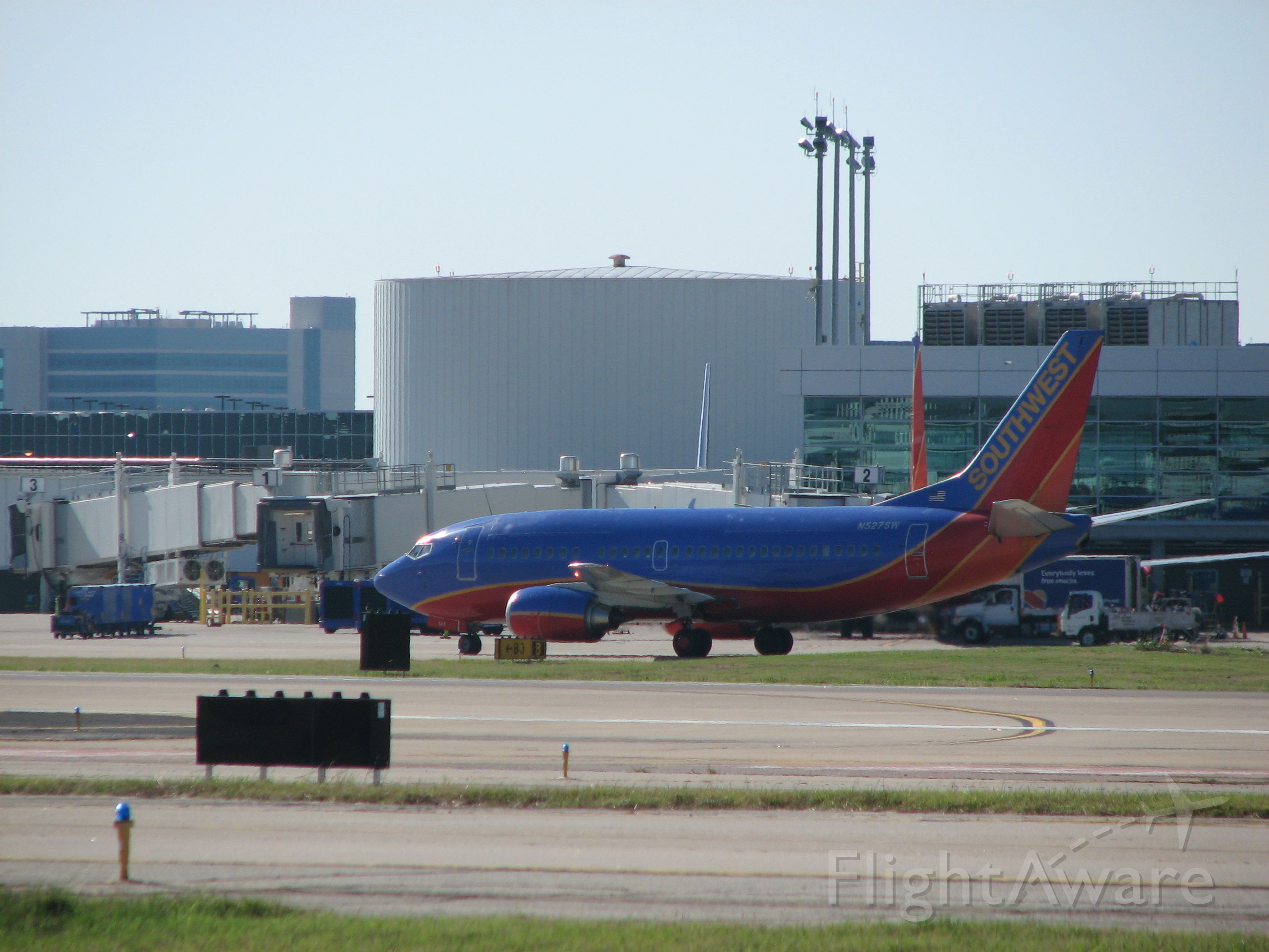 Boeing 737-500 (N527SW) - Southwest flight 1326 with service out to New Orleans, LA