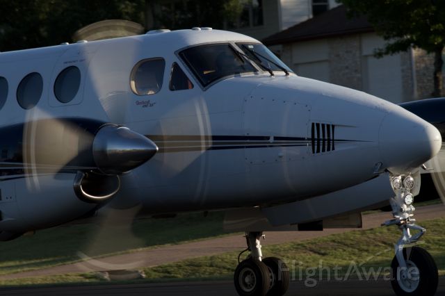 Beechcraft Super King Air 200 (N123ML)