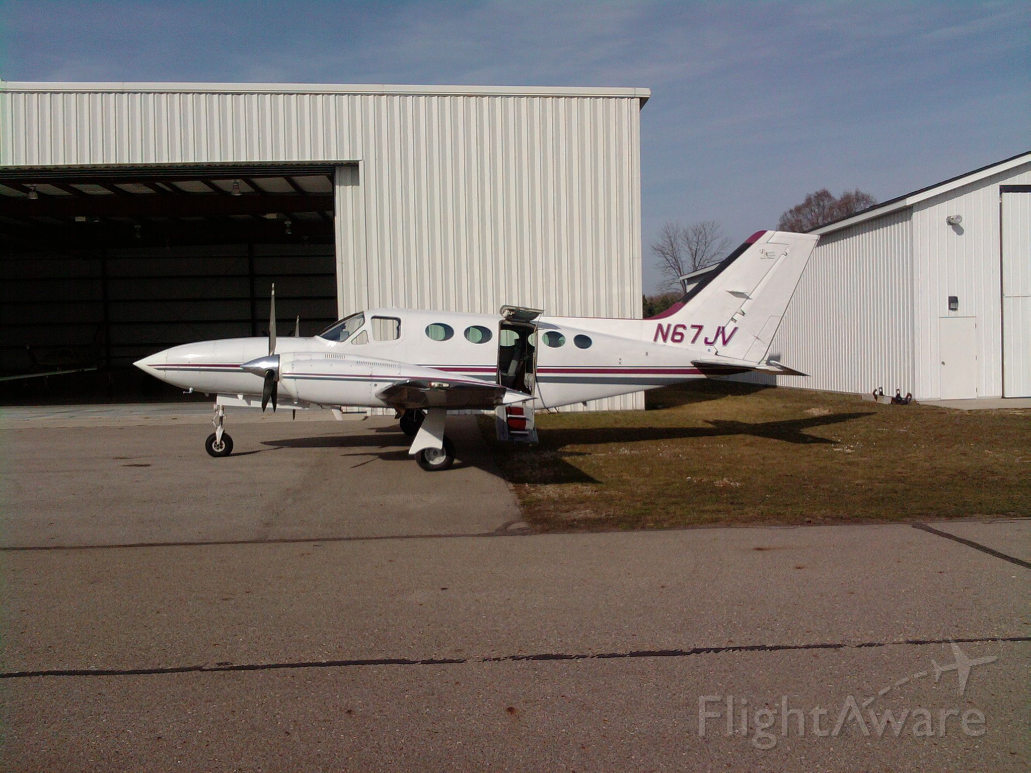 Cessna 421 (N67JV)