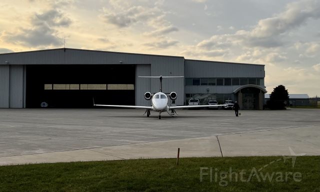 Embraer Phenom 300 (N80FE) - Face to face with N80FE (2017 Embraer Phenom 300), owned by Family Express. 12/14/21.  