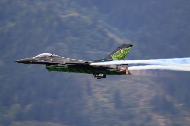 Lockheed F-16 Fighting Falcon (SFR87)