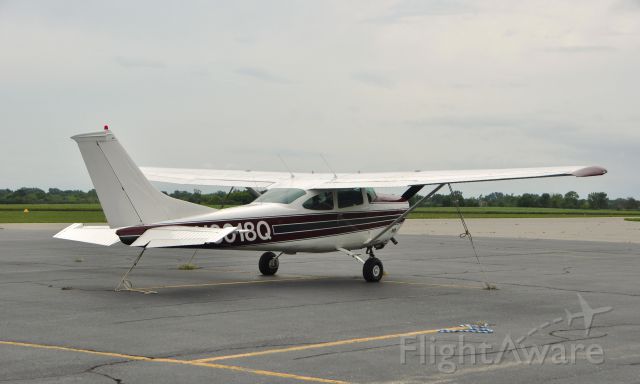 Cessna Skylane (N3018Q) - Cessna 182K N3018Q in Ann Arbor 