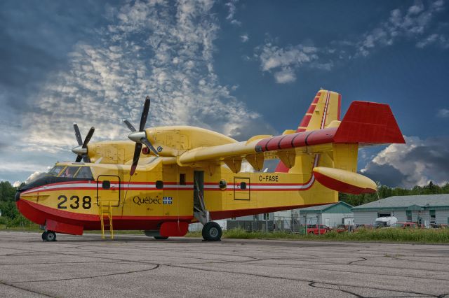 Canadair CL-415 SuperScooper (QUE238) - One of two CL-215T in service with SAG.