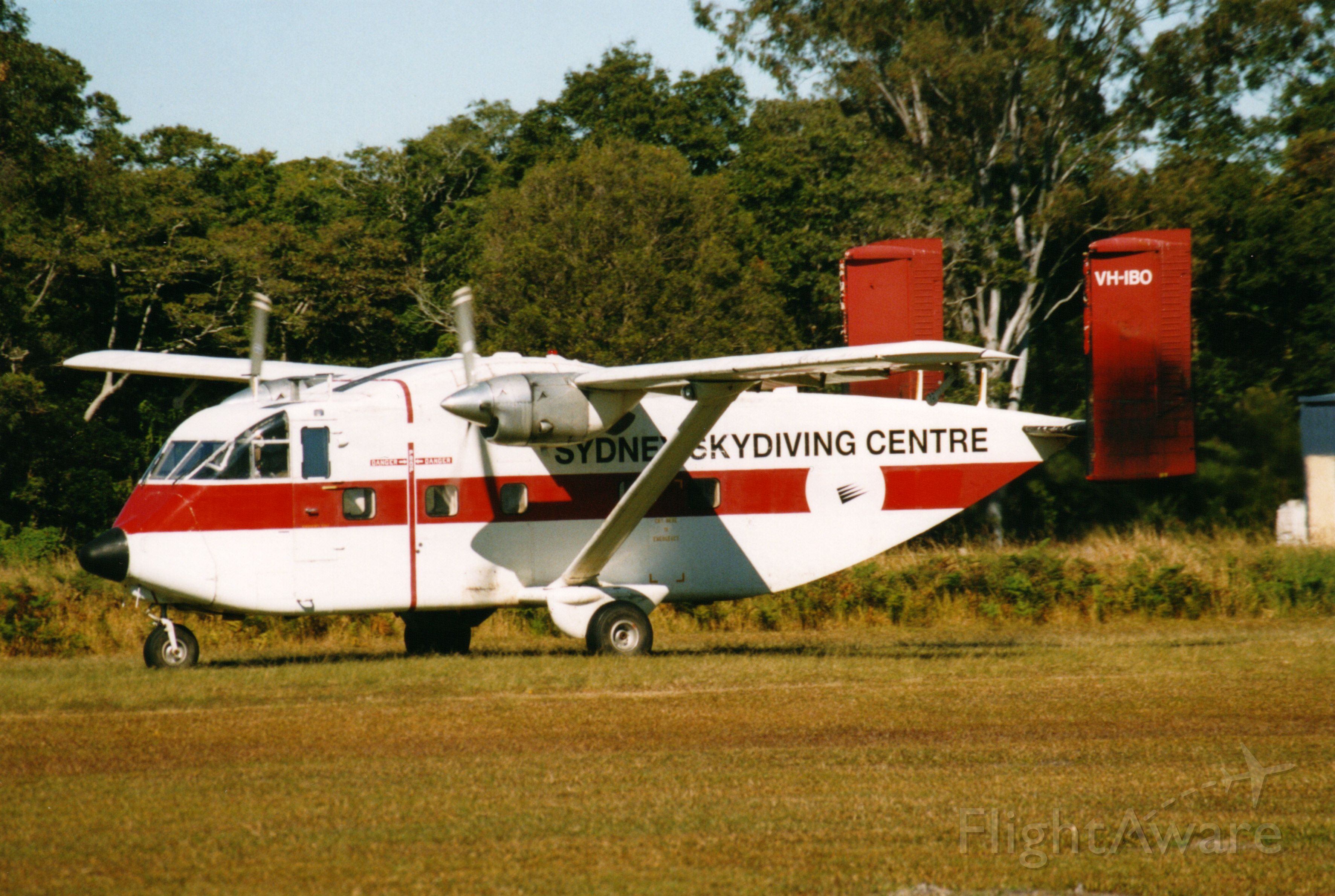 Robinson R-44 (VH-IBO) - Shorts skyvan VH - IBO at Tyagarah