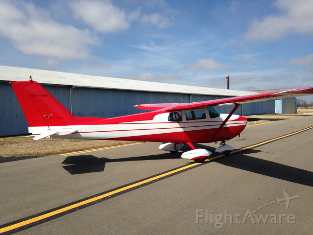 Cessna Skyhawk (N7776X)