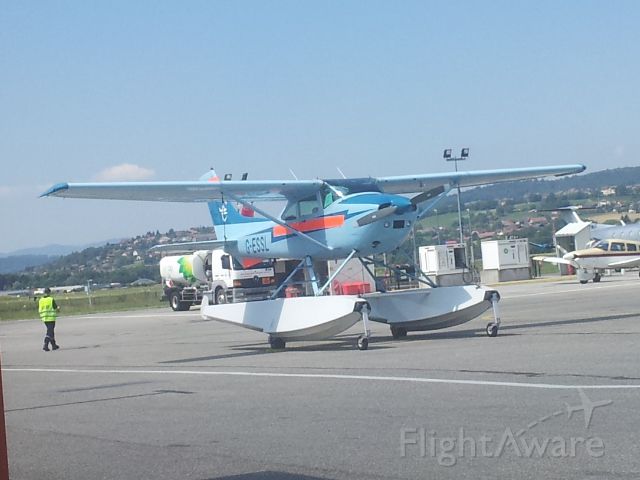 Cessna Skylane (G-ESSL)