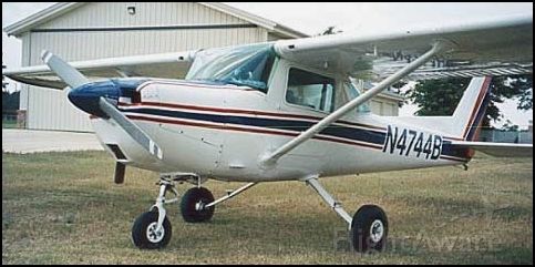 Cessna Skyhawk (N4744B)