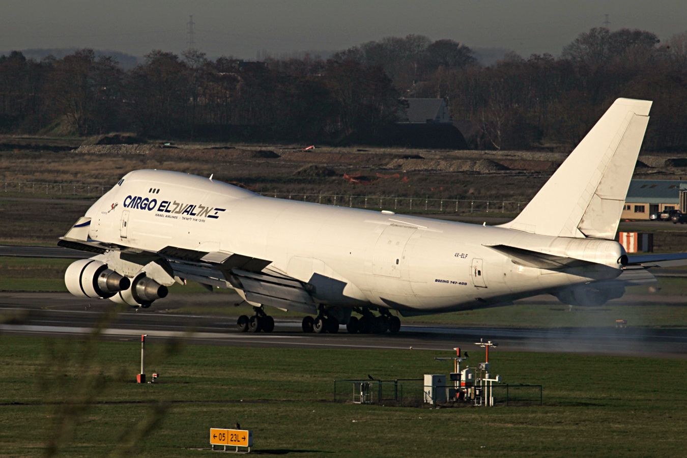 Boeing 747-400 (4X-ELF)