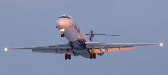 McDonnell Douglas MD-88 (N832US) - The world's 1st cargo MD88! Landing at IAG with the new colors