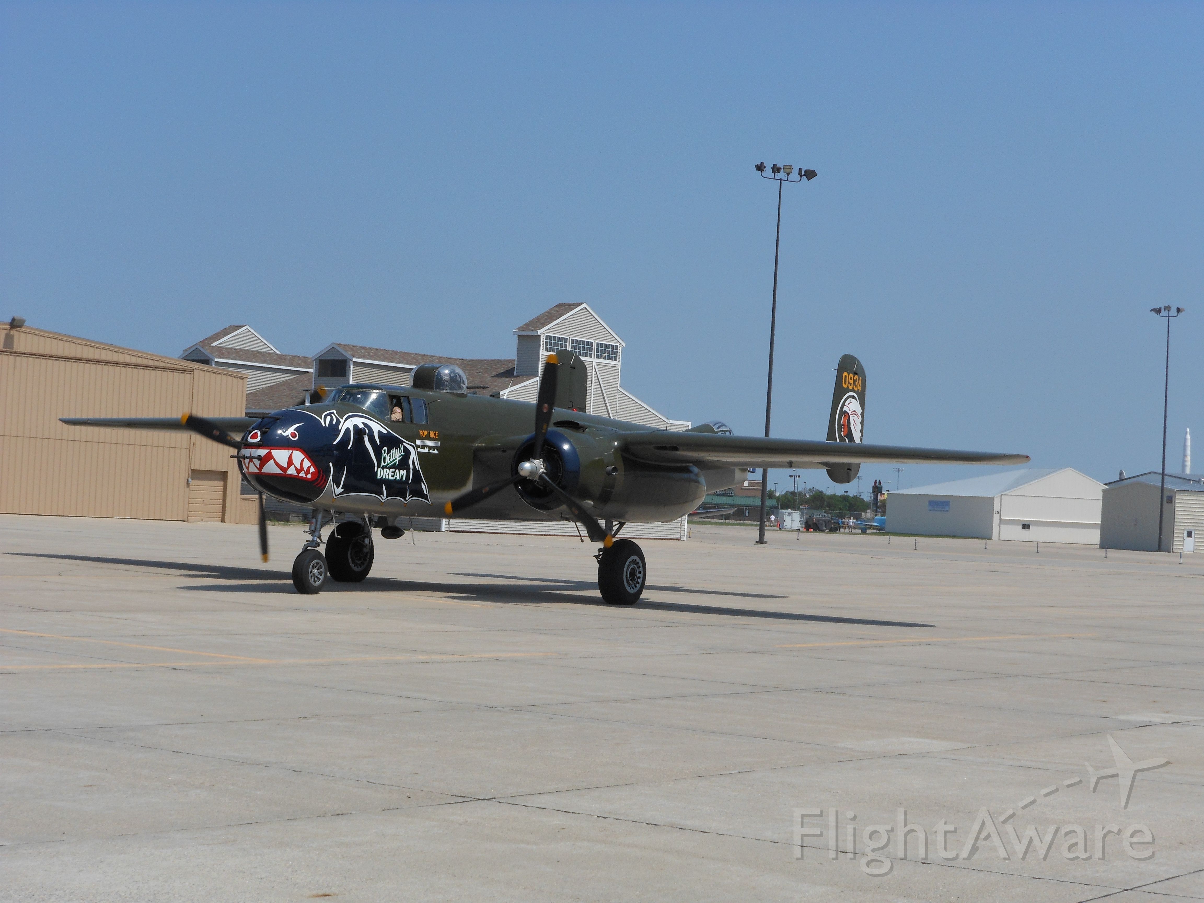 N5672V — - N5672V (s/n 10847686), a 1945 B-25J, if you look closely at the nose you can see the gunship modification which adds 8 .50 cal. Browning machine guns.