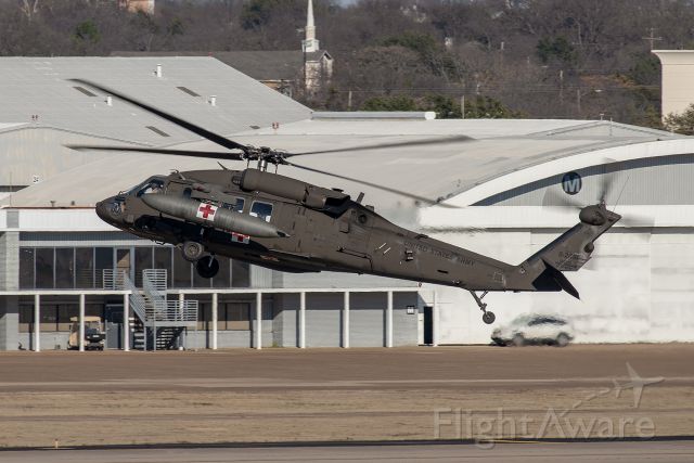 — — - US Army UH-60 making a stop at Dallas Love Field.