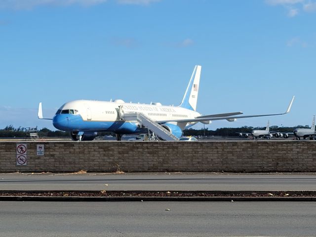 N80002 — - US Air Force C-32A on the transient aircraft ramp at Hickam AFB for FLOTUS Jill Biden's trip to O'ahu en route home from Japan.