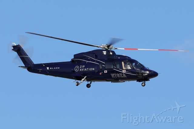 Bell 407 (N76ZA) - ZIP AVIATION of NYC departing from the Signature ramp