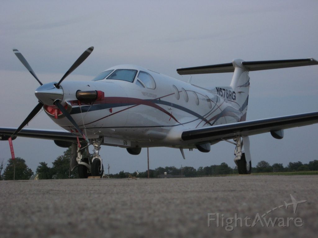 Pilatus PC-12 (N576RG) - i never get tired of PC-12s