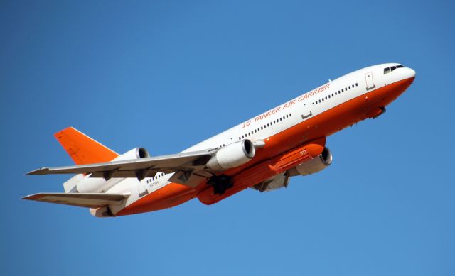 McDonnell Douglas DC-10 (N17085) - Tanker 911 lifts off and heads north to the Bagley Fire Complex in Shasta County.
