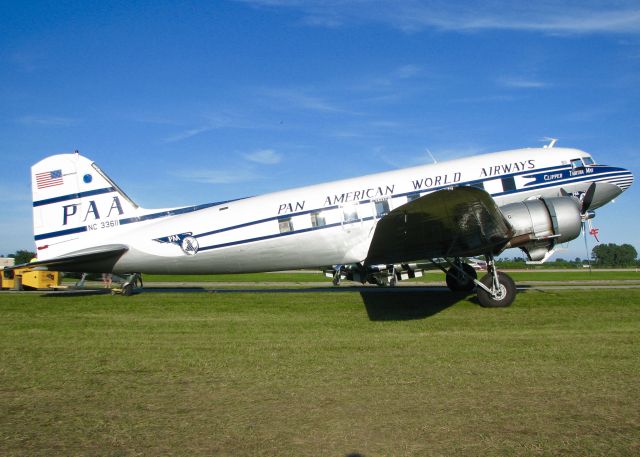 Douglas DC-3 (N33611) -  AirVenture 2016.