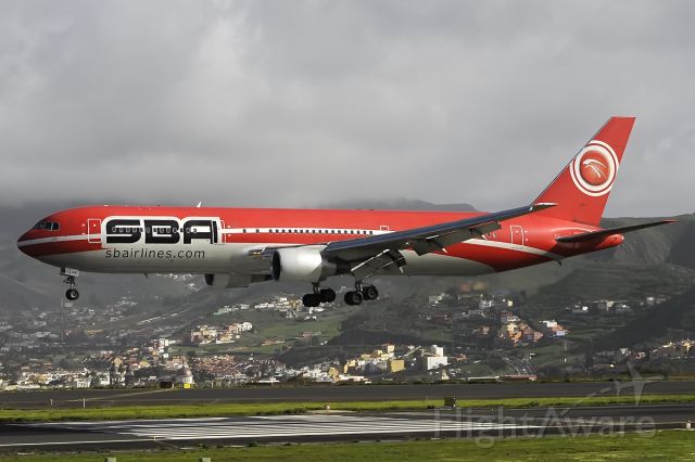 BOEING 767-300 (TF-LLB)