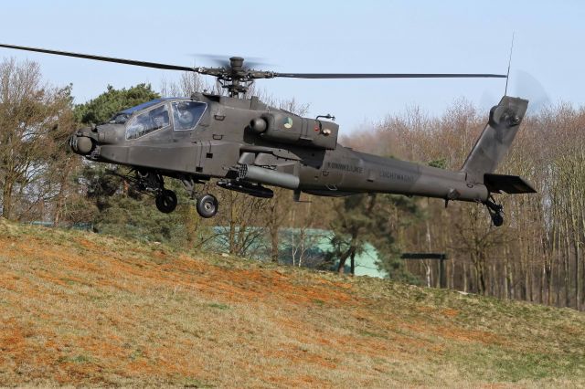 Q16 — - Royal Netherlands Air Force AH-64D practising slope-landings