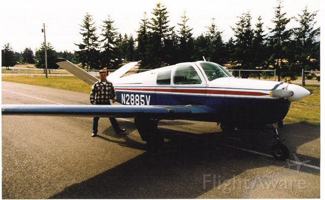 N2885V — - My friend Dick who owned N2885V in the 80's. We had a lot of fun in this Beech